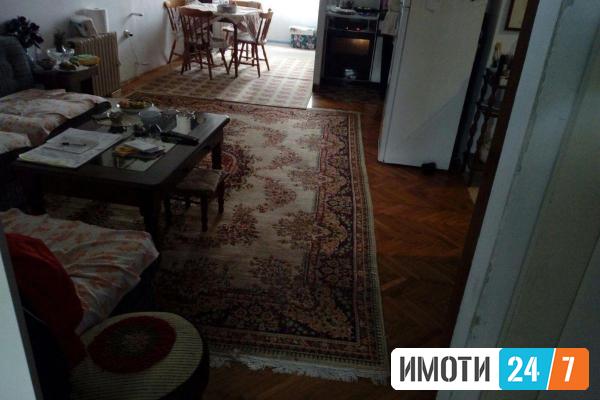 Се продава четворособен стан 79м1Рузвелтова
