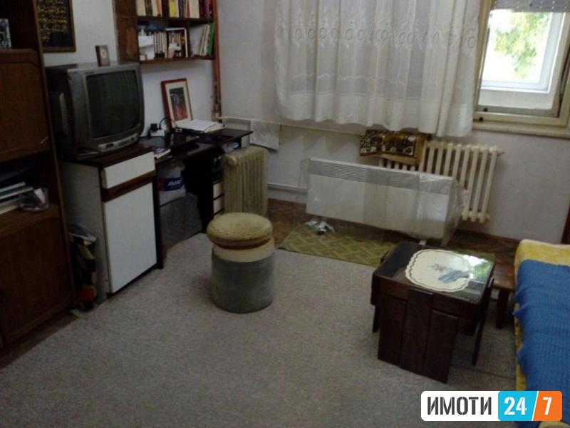 Се продава четворособен стан 79м1Рузвелтова