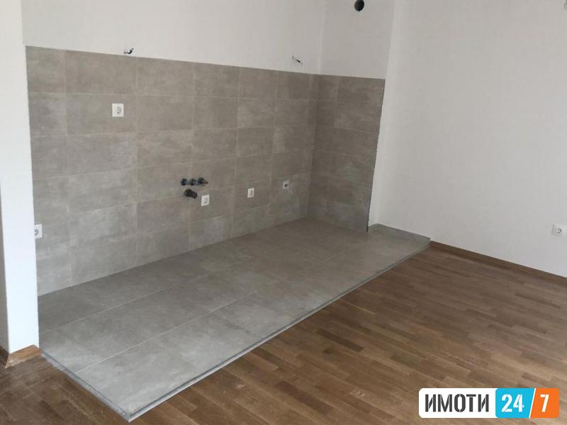 Се продава стан 60м2Капиштец