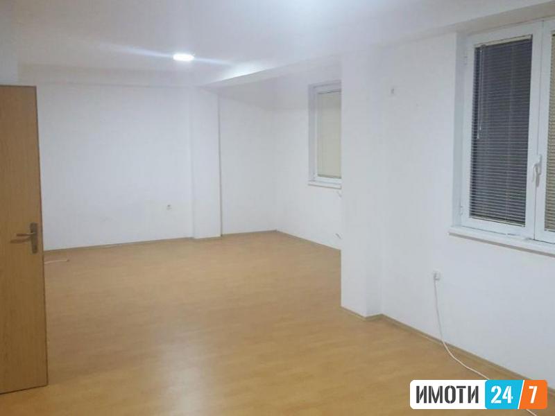Се продава одличен стан 75м2Ченто