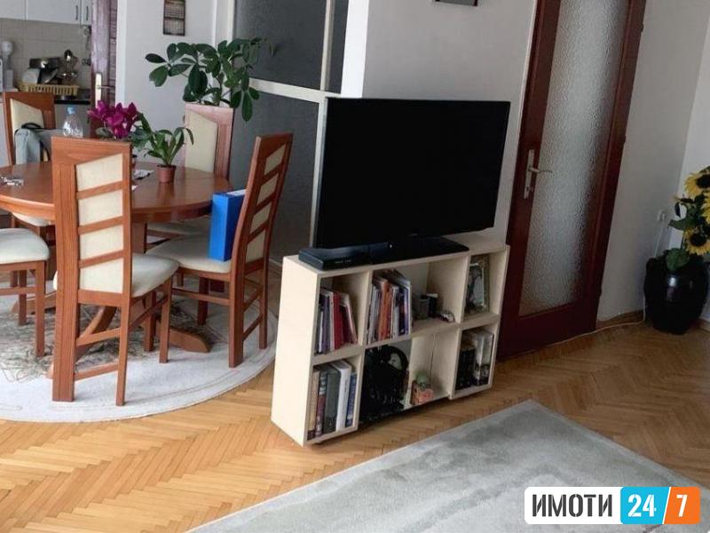 Се продава стан 80м2Автокоманда