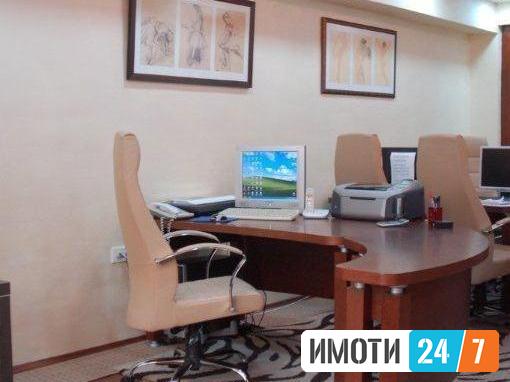 Се изнајмува деловен простор 140м2канцеларии -Центар