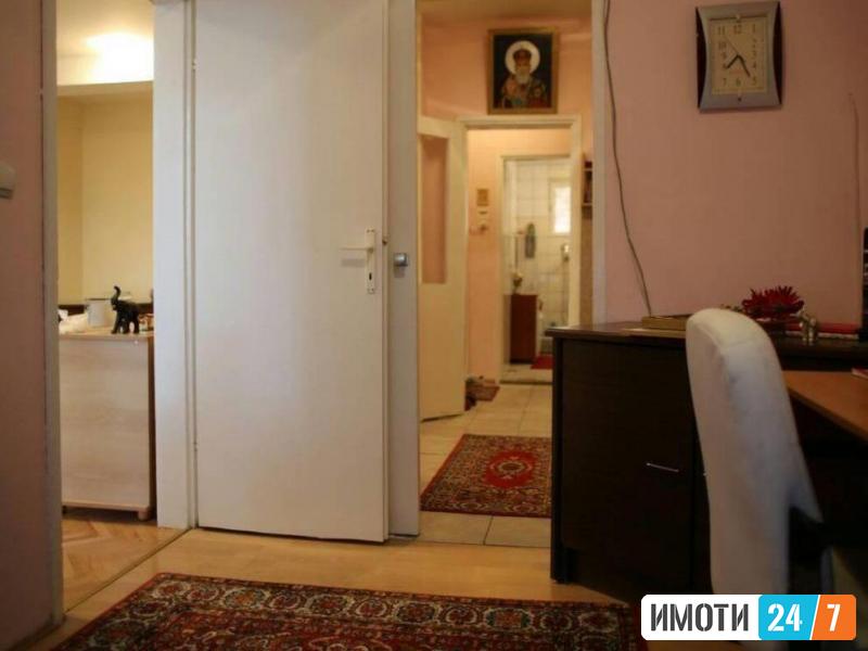 Се продава трособен стан 56м2Хиподром ПОВОЛНО