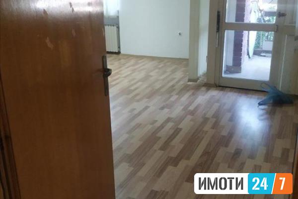 Се издава празен стан 70м2Капиштец  Деловен 