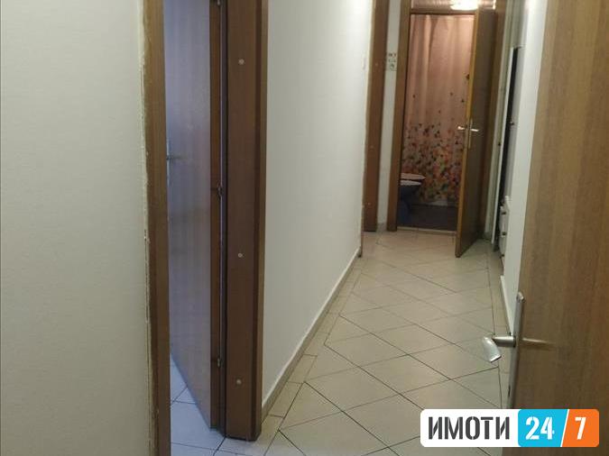 Се издава празен стан 70м2Капиштец  Деловен 