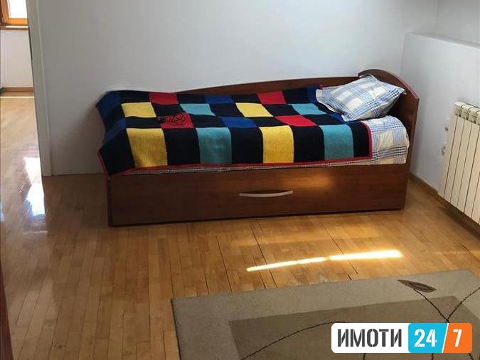 Се издава одличен дуплекс 152м2позади Универзална
