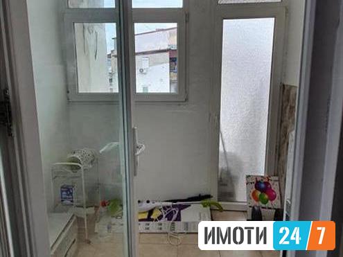 Се продава трособен стан 66м2Аеродром