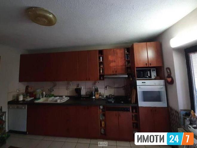Се продава куќа 200м2Козле