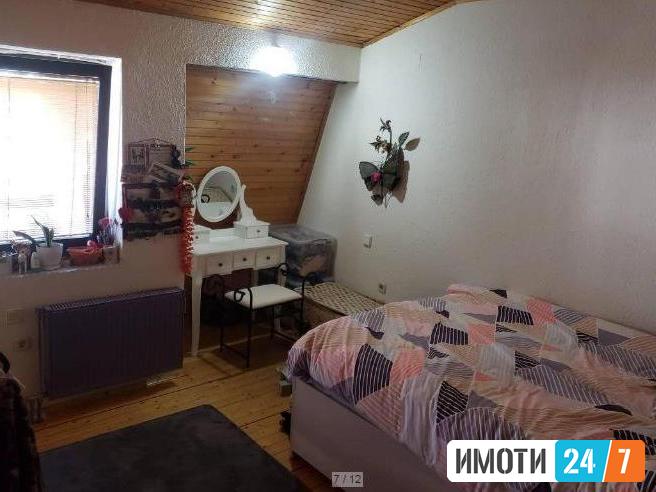 Се продава куќа 200м2Козле