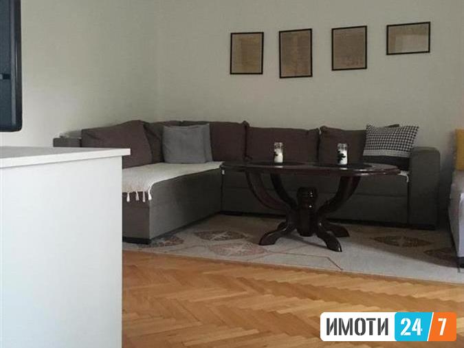 Се продава одличен реновиран стан 52м2Хром