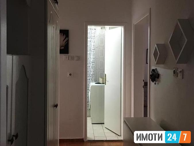 Се продава одличен реновиран стан 52м2Хром