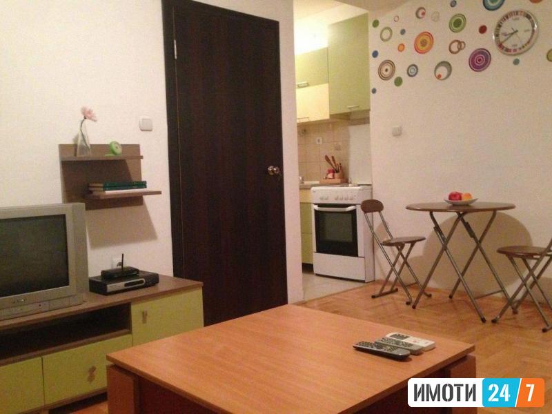 Се изнајмува двособен стан 39м2Хром