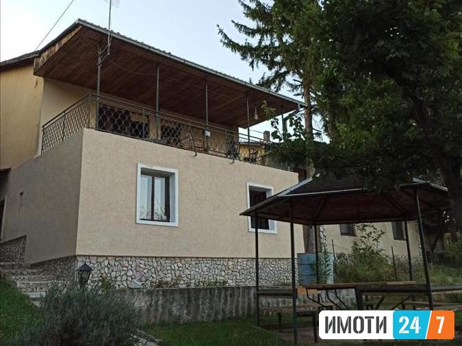 Се продава куќа 150м2Горна Матка