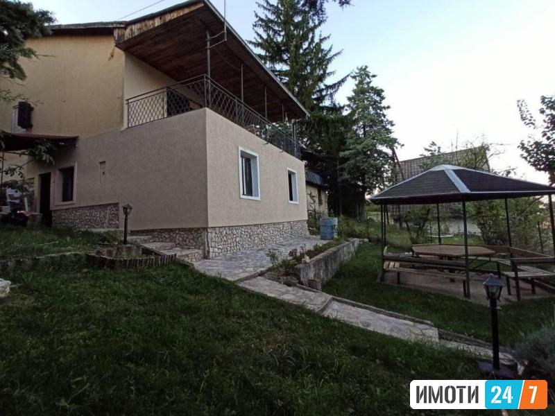 Се продава куќа 150м2Горна Матка