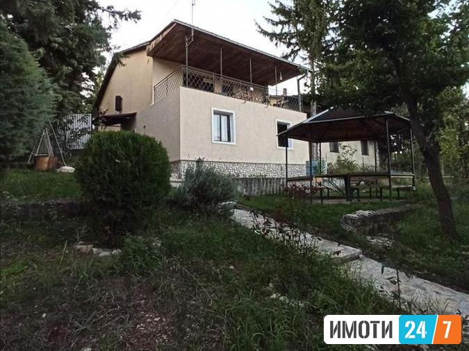 Се продава куќа 150м2Горна Матка