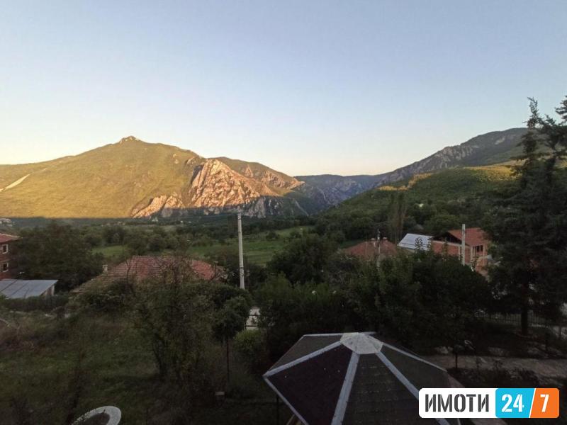 Се продава куќа 150м2Горна Матка