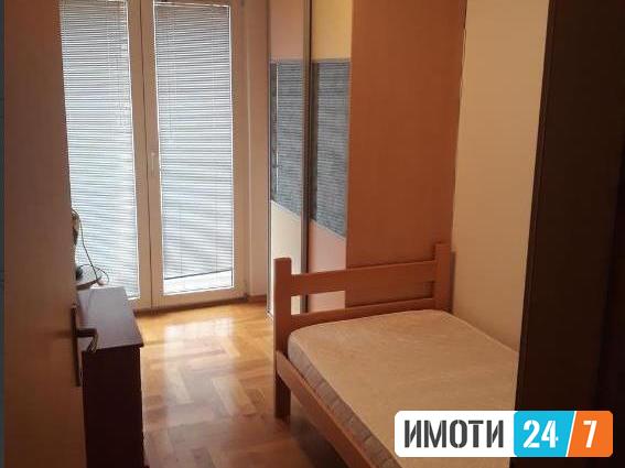 Se prodava trosoben stan 73m2Centar