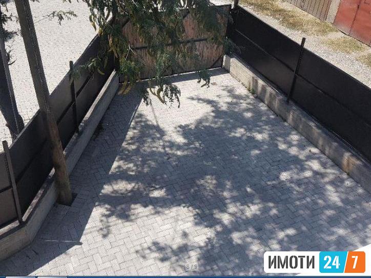 Се продава самостојна двосемјна куќа 240м2Влае