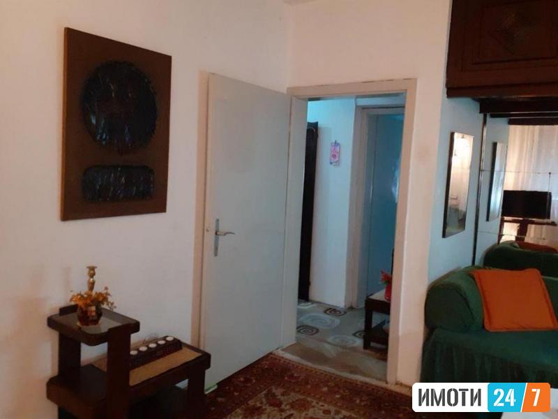 Се издава стан 48м2Дебар Маало