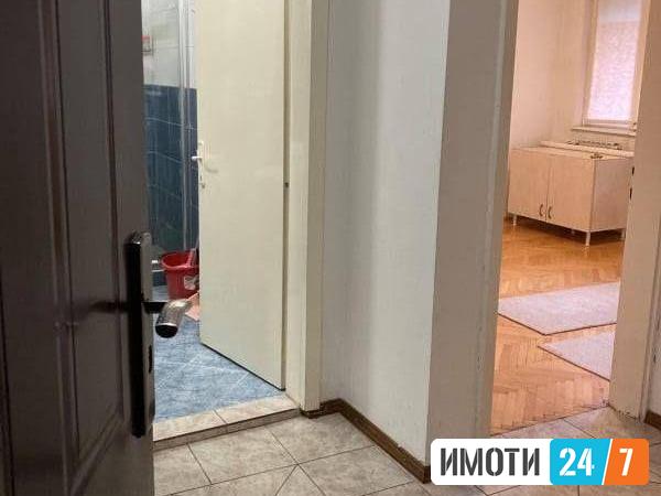 Се издава трособен стан 54м2Карпош 4