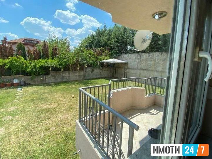 Се продава луксузен стан 84м2 со дворБардовци