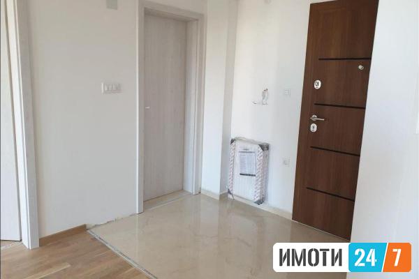 Се издава трособен стан 57м2Мичурин