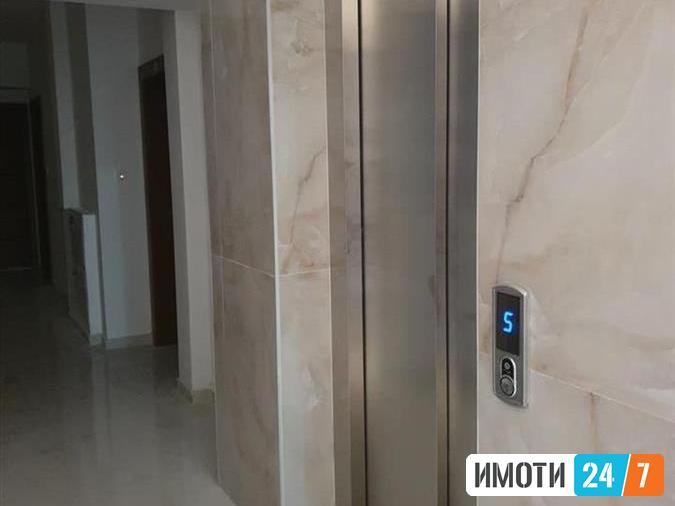 Се издава трособен стан 57м2Мичурин