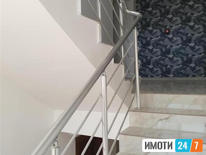 Се издаваат станови за деловна намена канцеларииМичурин