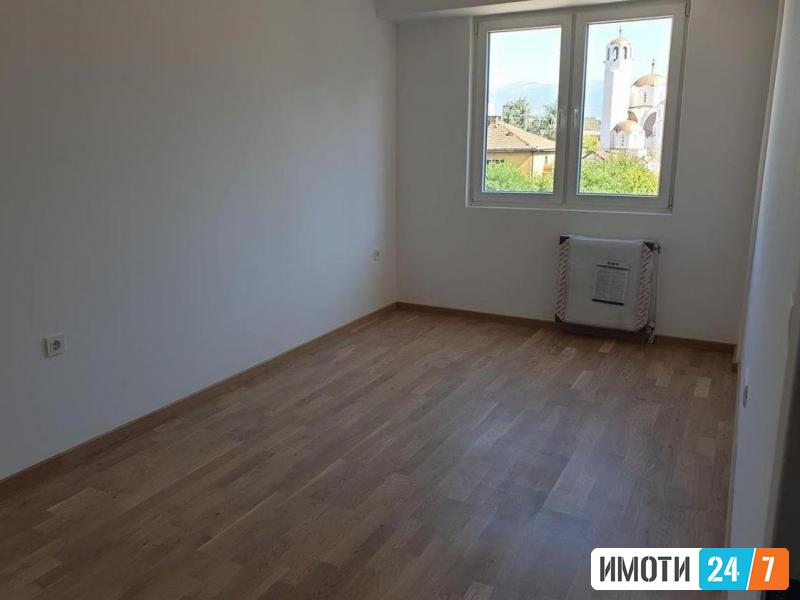 Се издаваат станови за деловна намена канцеларииМичурин