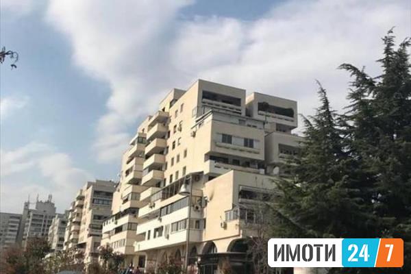 Се продава трособен стан 96м2Порта Влаеможе и за деловен