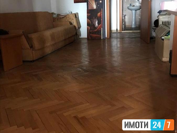 Се продава трособен стан 96м2Порта Влаеможе и за деловен