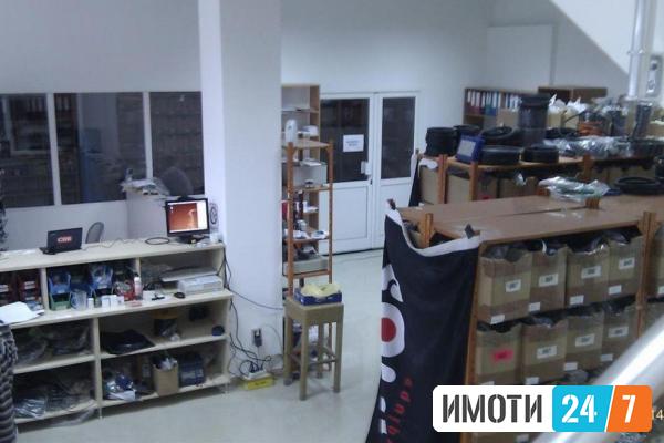 Се продава деловен простор 412m2 канцеларии и магацин