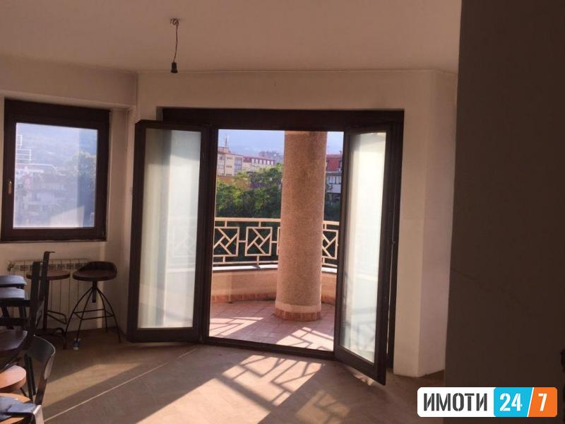 Се продава стан 66м2 на одлична локација Центар