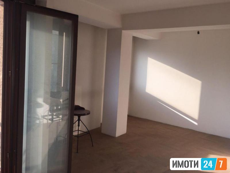 Се продава стан 66м2 на одлична локација Центар