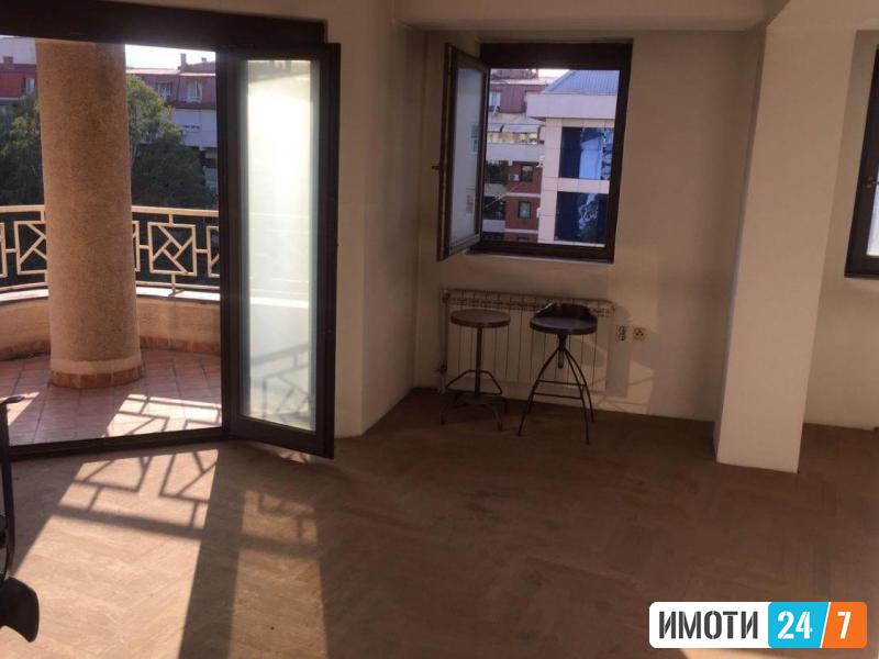 Се продава стан 66м2 на одлична локација Центар