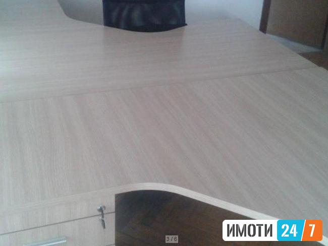 Се изнајмува деловен простор 45м2Капиштец