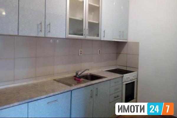 Се продава одличен комфорен семеен стан 114м2Центар