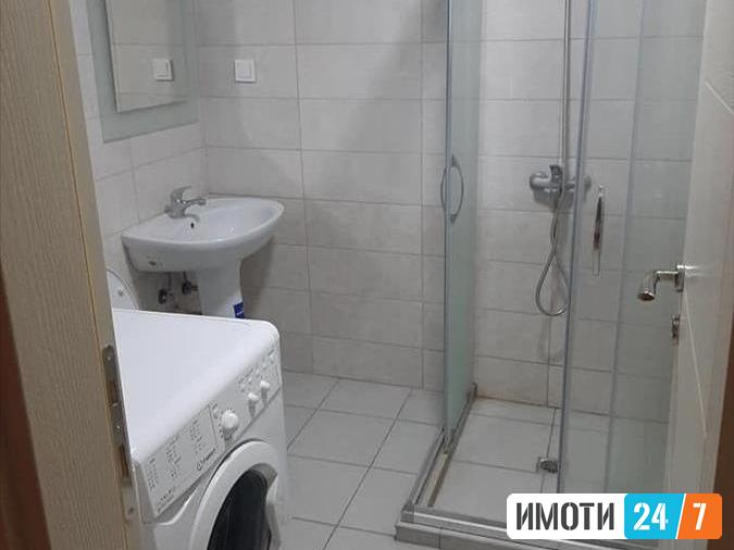 Се изнајмува трособен стан 62м2Центар