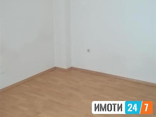 Се продава гарсоњера 33м2Влае