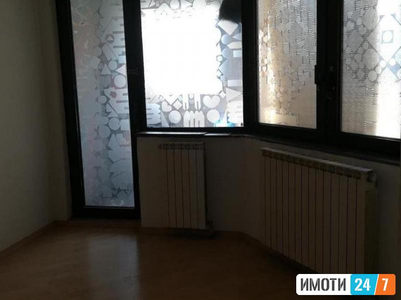 Се продава гарсоњера 33м2Влае