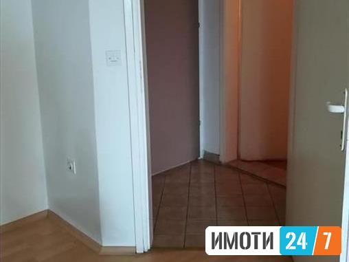 Се продава гарсоњера 33м2Влае