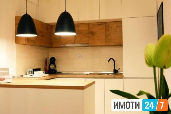 Се издава модерно уреден трособен стан 54м2Аеродорм