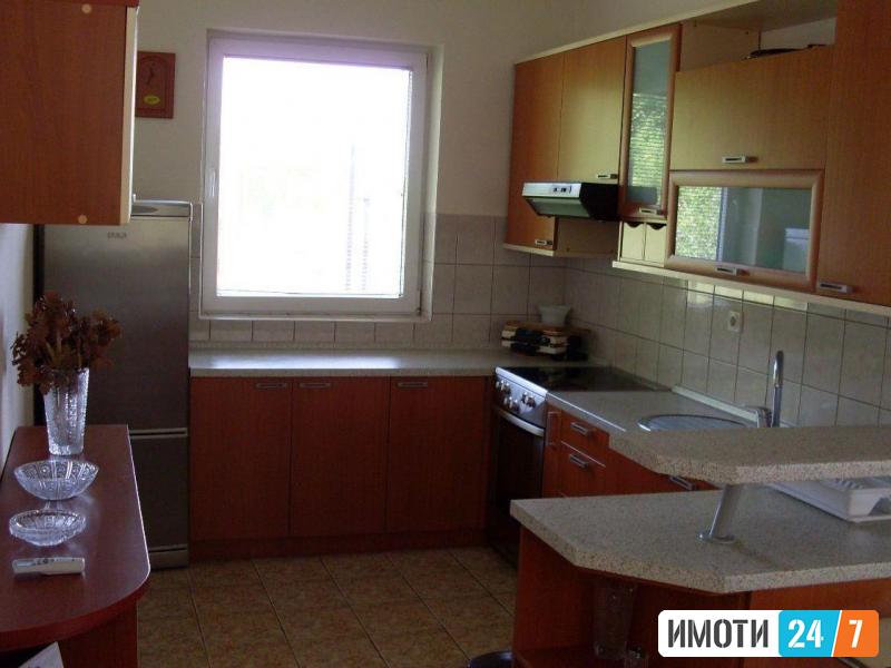 Се продава едносемјна куќа 200м2Припор