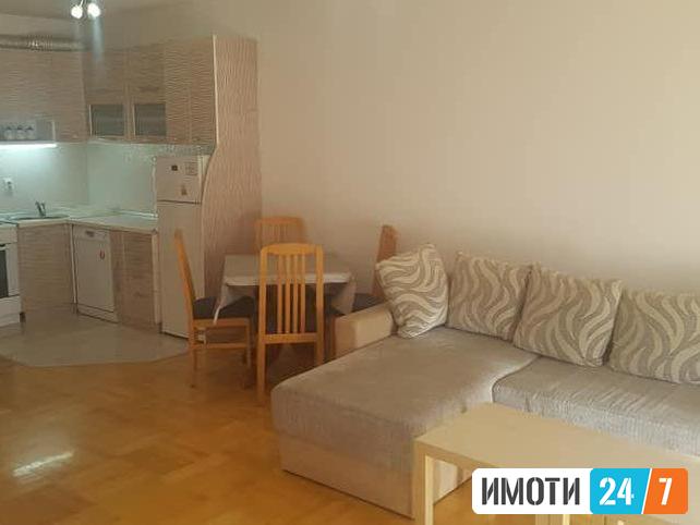 Се издава трособен стан 74м2Центар