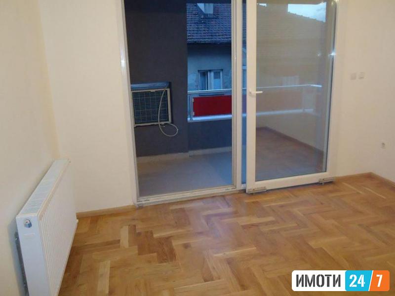 Се издава двособен стан 47м2Центар