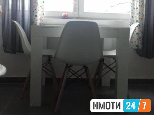 Се продава трособен стан 62м2Аеродорм