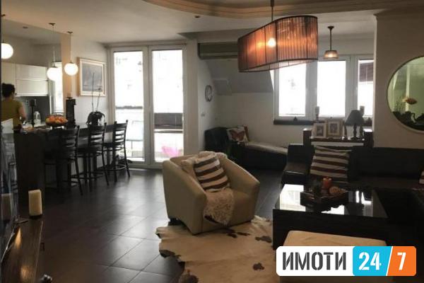 Се продава четворособен стан 120м2Центар