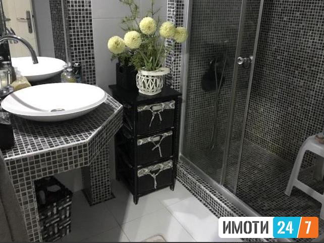Се продава четворособен стан 120м2Центар