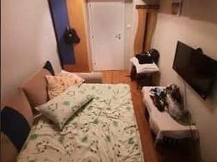 Се продава трособен стан 61м2Хром