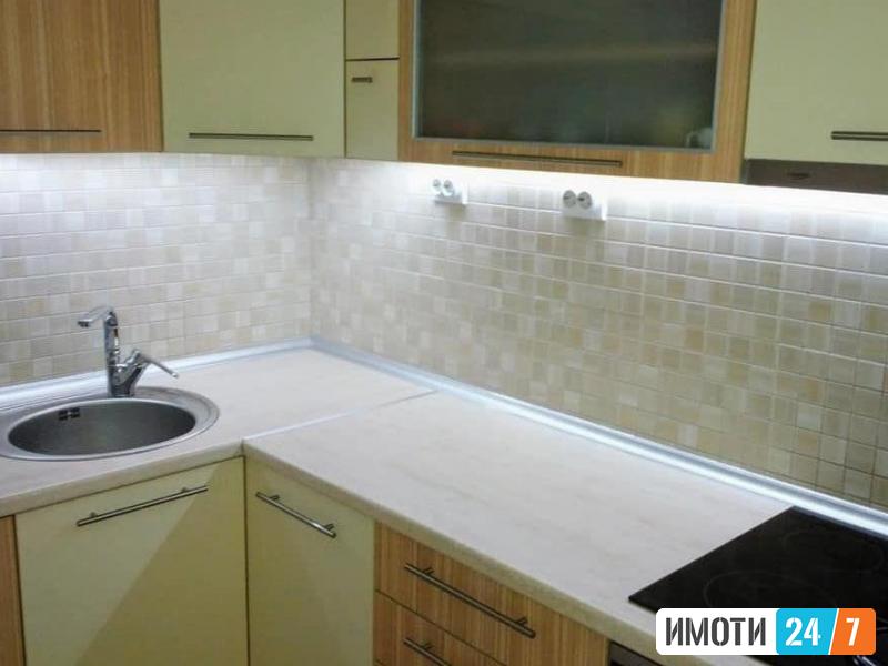 Се продава трособен стан 66м2Ново Лисиче